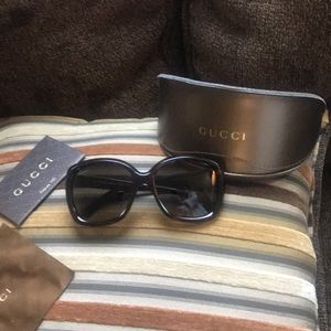 Authent NWT Gucci sunglasses